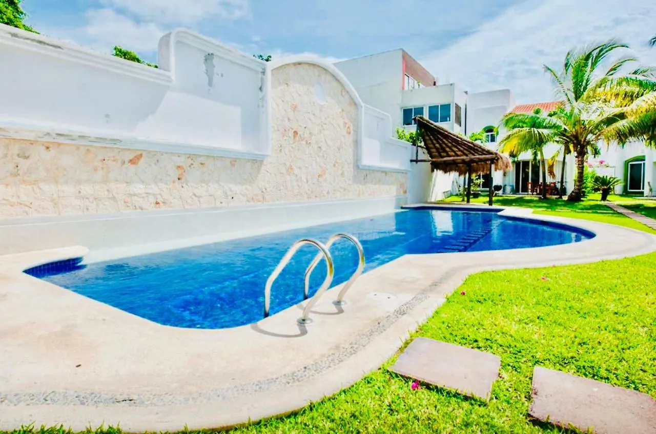 Gorgeous 11 People Comfort Villa With Pool Playacar Phase 2 Playa del Carmen